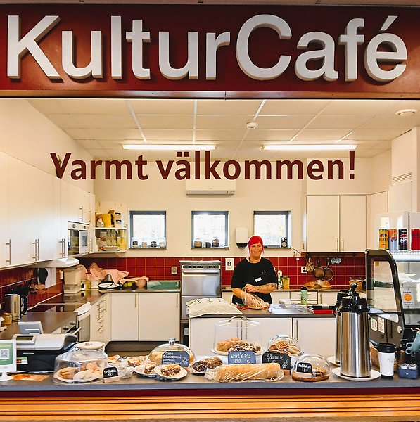 Foto på kulturcaféets disk. 